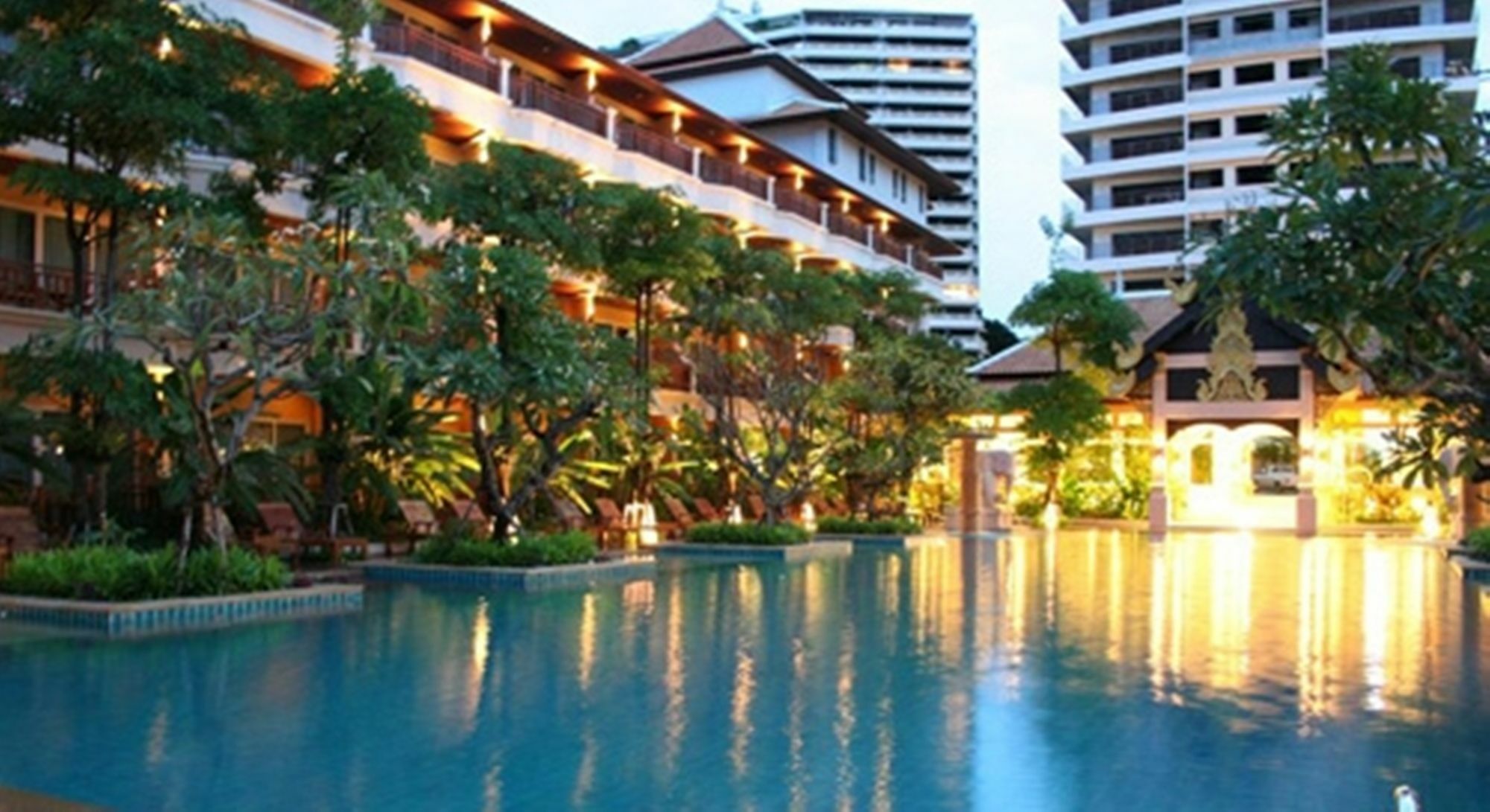 פאטאיה Avalon Beach Resort מראה חיצוני תמונה